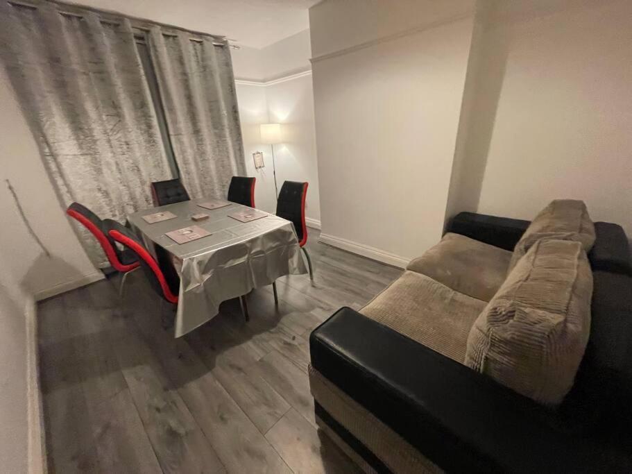 Large Beautiful 3 Bed House In City Of 버밍엄 외부 사진